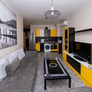 https://the-yellow-appartment.sofiahotelsbg.com
